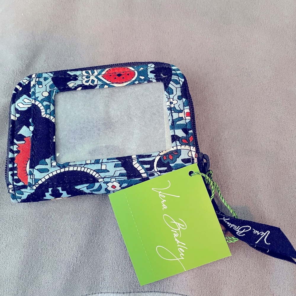 Zip around ID case